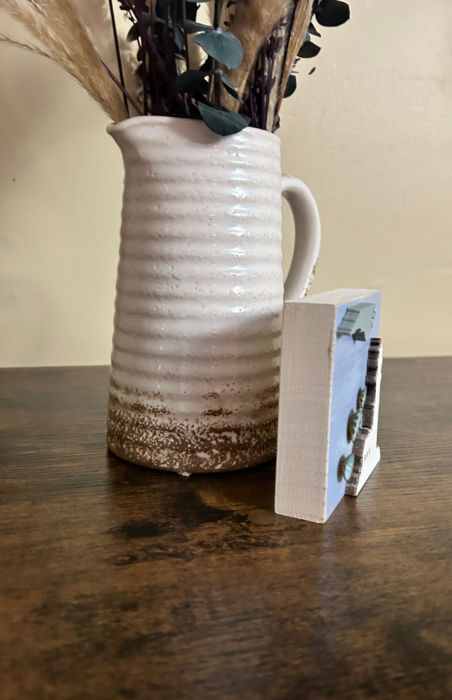 Rustic Crafts/NC Lighthouse with Shells Shelf Décor