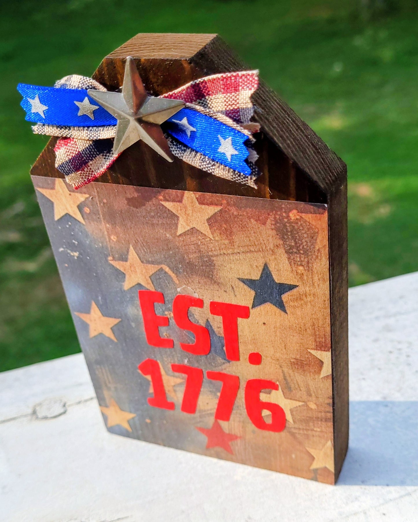 Sesquicentennial Est. 1776 Shelf Décor