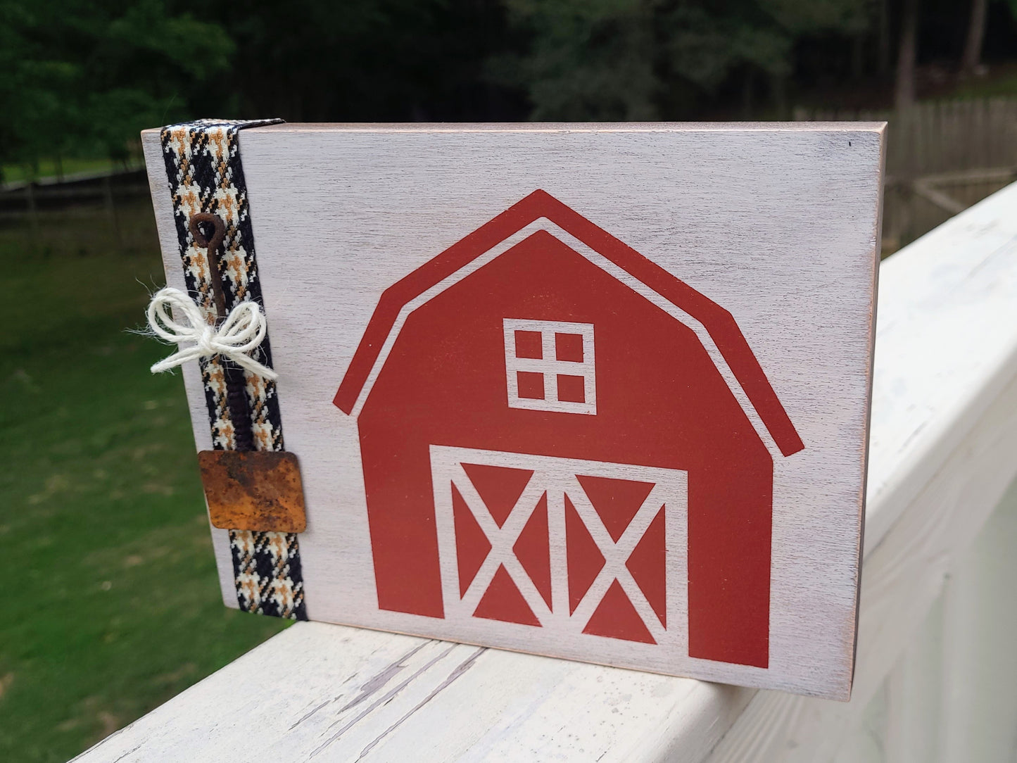 Red Barn with Shovel Shelf Décor
