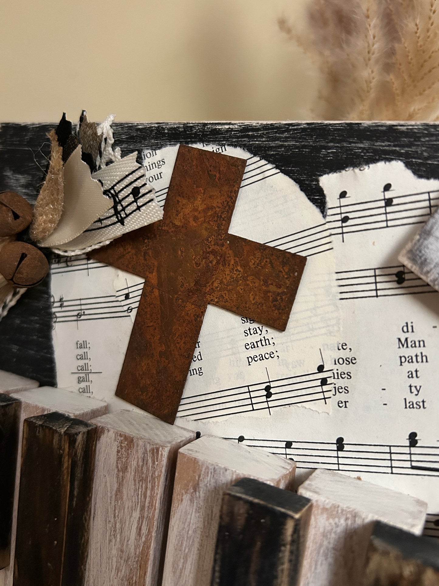 Rustic Crafts/ “Praise Piano” Shelf Décor - Black